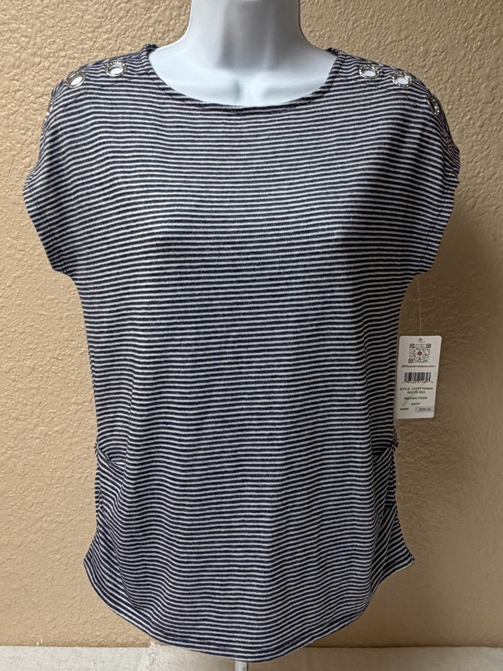 4/$20 89th & Madison Navy and White Short Sleeve Top